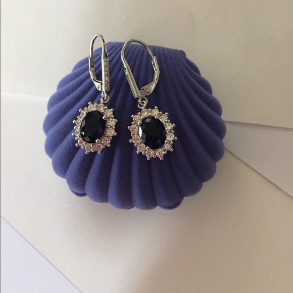 Sapphire Halo Leverback earrings in 18K White Gold - Picture 5 of 6